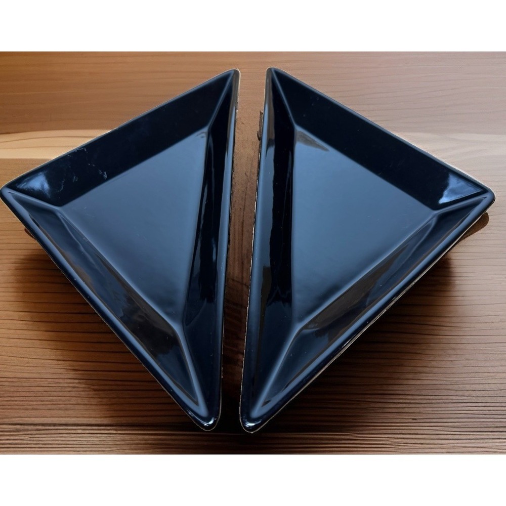 Pampered Chef Simple Additions Triangle Snack Plates Black Set of 2